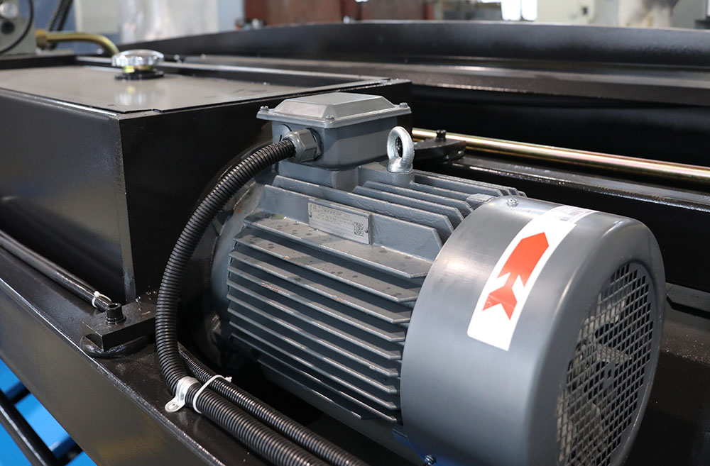 3200 X 12 QC 12Y Hydraulic She - Woodworking Qc recension och pris